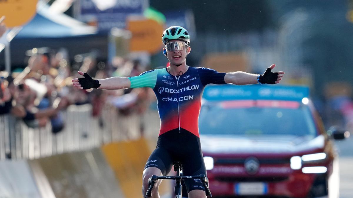 Paul Seixas, victorioso en Il Lombardia.