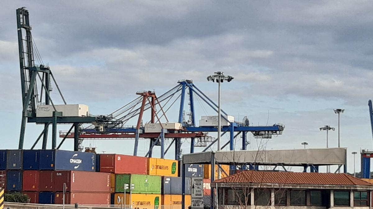Contenedores en el Puerto de Bilbao.