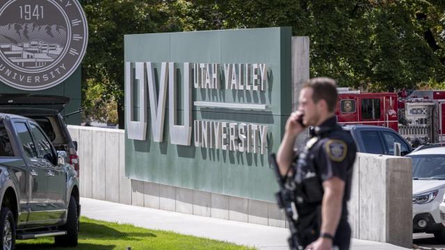 La Universidad de Utah, blindada tras el asesinato del activista ultraconservador Charlie Kirk de un disparo.