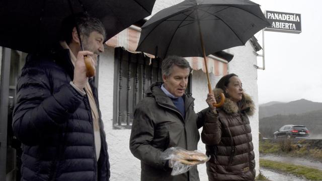 El presidente del PP, Alberto Núñez Feijóo, en Lanave (Huesca), en un acto de la precampaña de Aragón