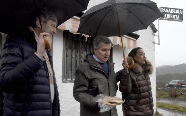 El presidente del PP, Alberto Núñez Feijóo, en Lanave (Huesca), en un acto de la precampaña de Aragón