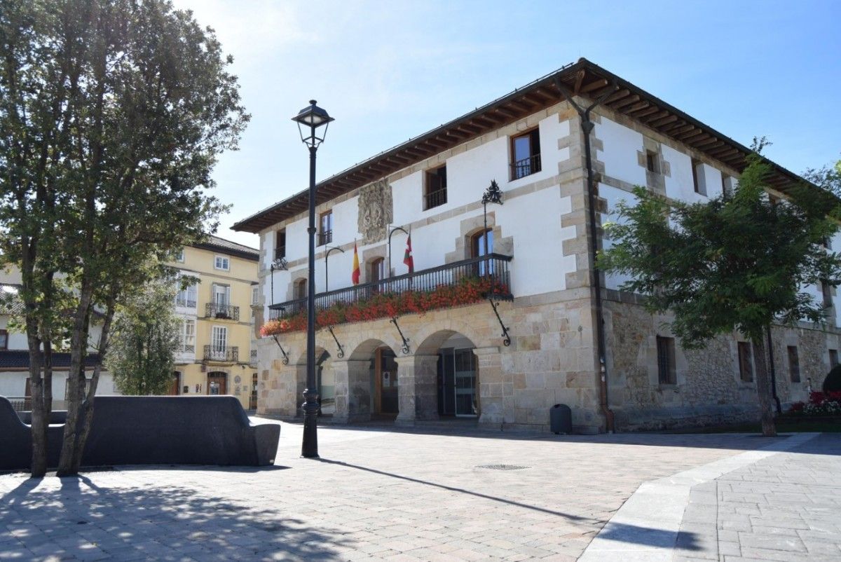 Ayuntamiento de Zuia en la localidad de Murgia