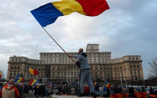 La participación en las presidenciales rumanas alcanza el 59% dos horas antes del cierre de urnas