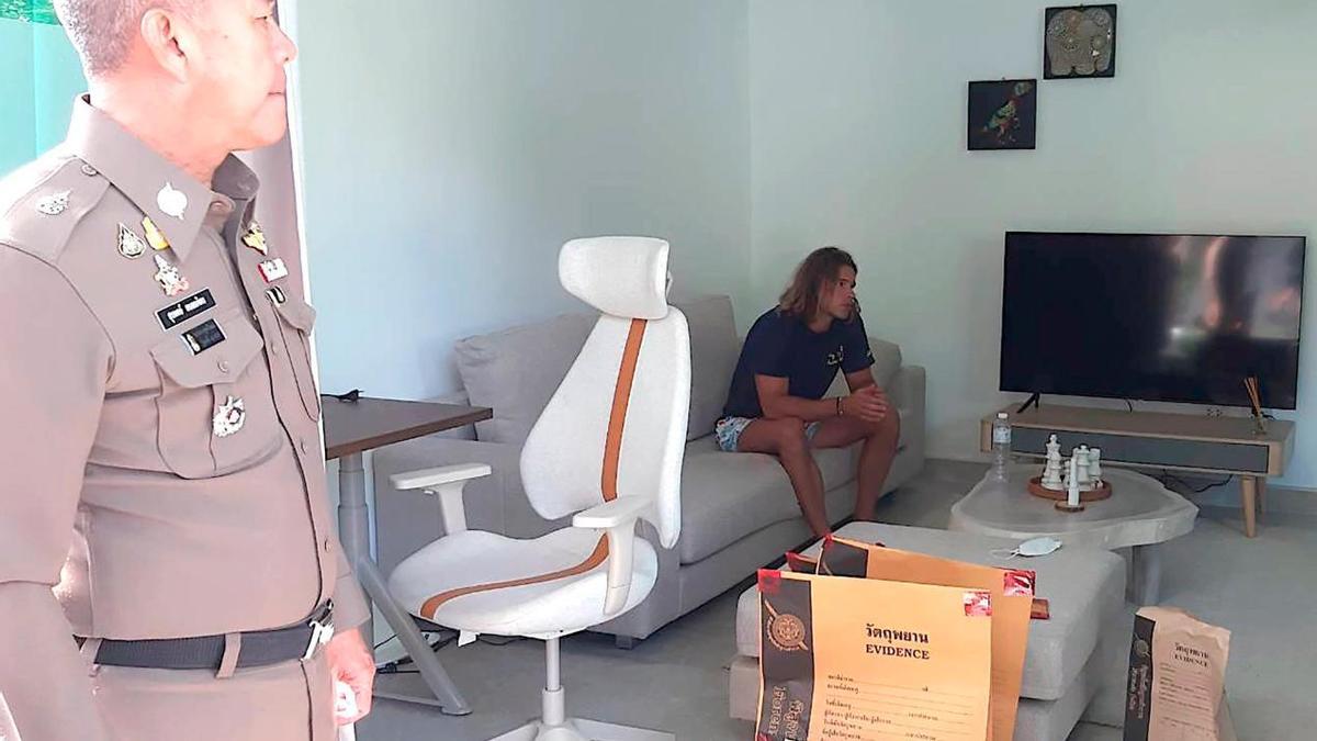 Daniel Sancho, autor confeso, declarando frente a las autoridades.