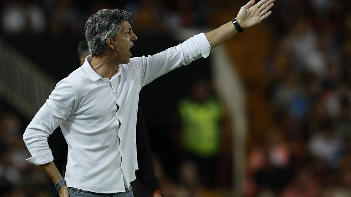Imanol, durante el partido en Mestalla. / BIEL ALIÑO / EFE