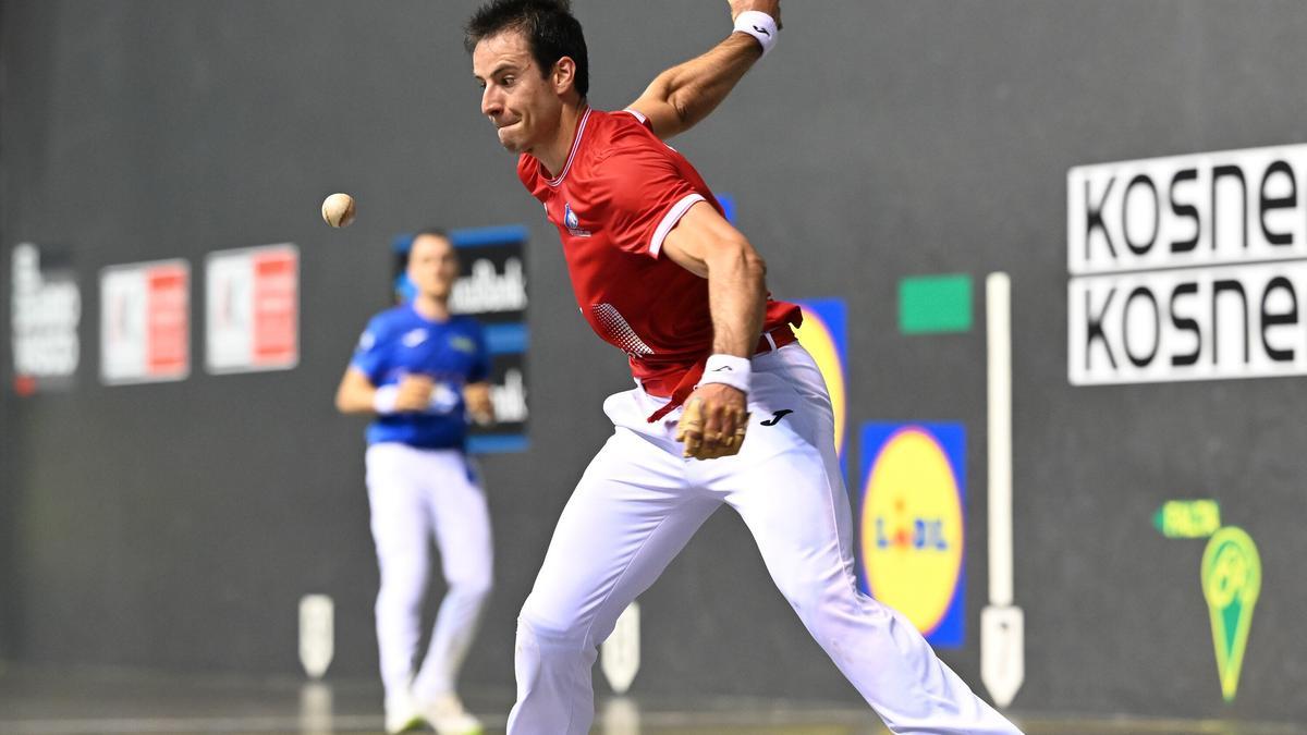 Unai Laso vence a Darío en el Manomanista en el Atano III de Donostia.