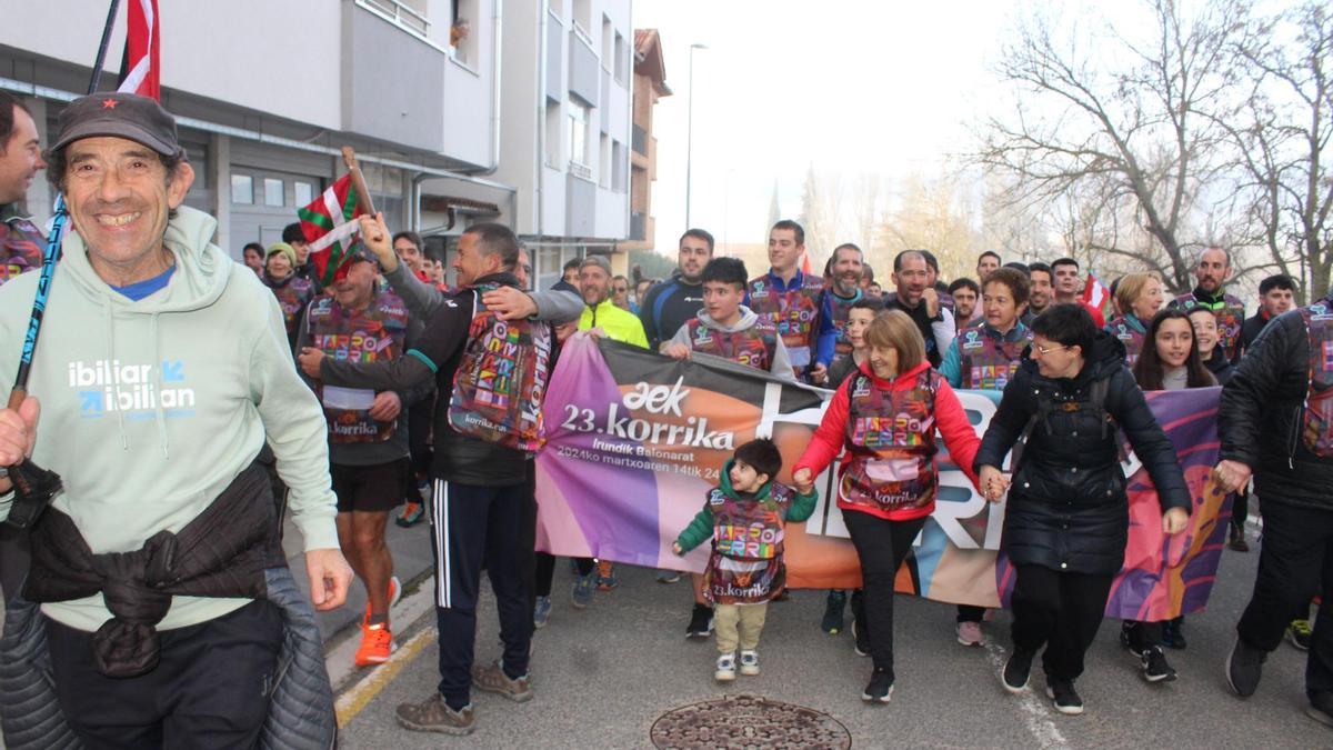 Imagen del paso de la Korrika 2024 por la comarca de Sangüesa