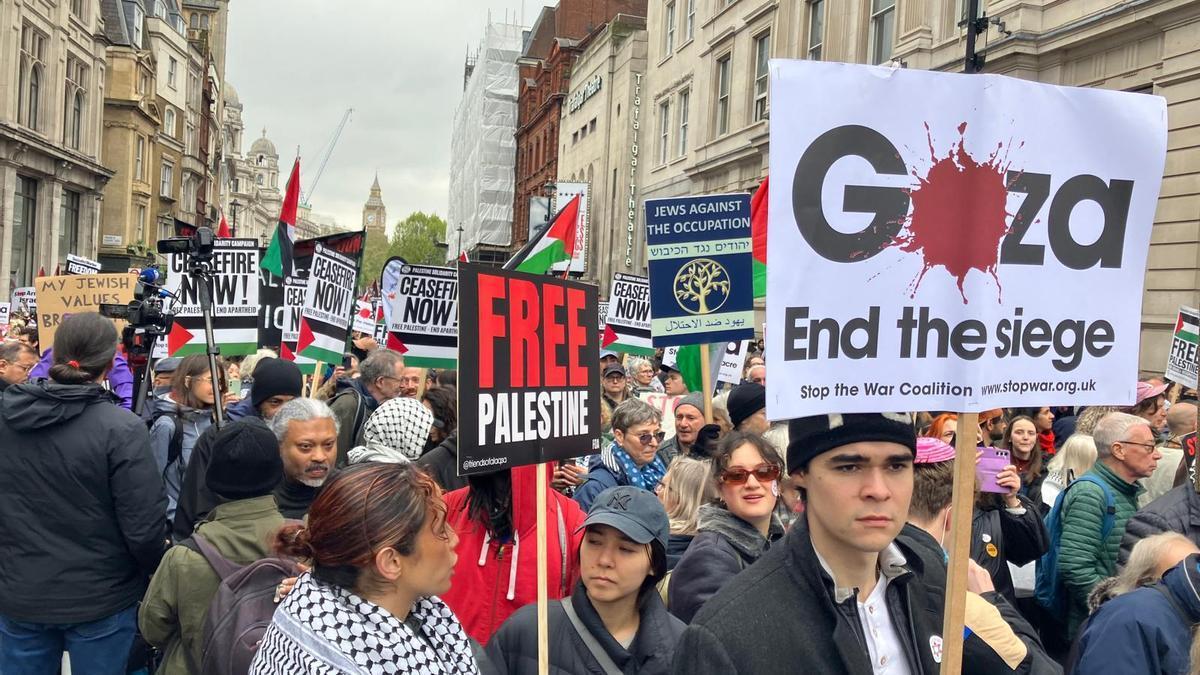 Imagen de las protestas de hoy en Londres contra la guerra en Gaza