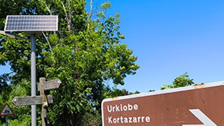 La octava farola se hs instalado en el cruce de Urkiobe, un punto clave que conecta con Altamira, Axpe y Bermeo