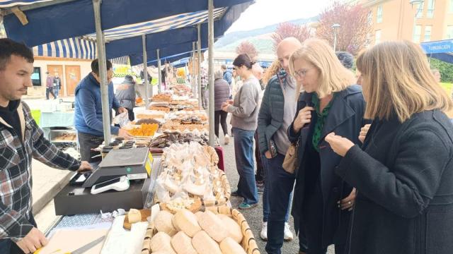 Puestos baserritarras en una pasada edición de la Feria del Caserío de Okondo