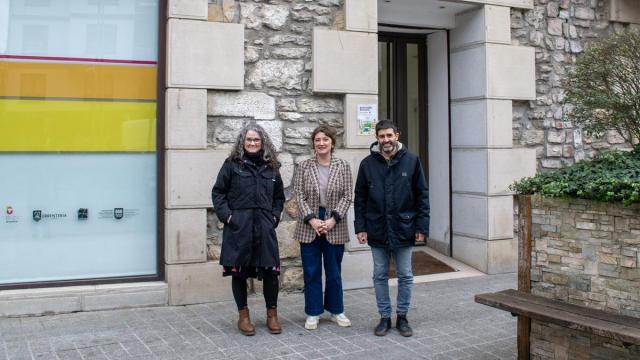 La alcaldesa junto a los ediles Martín y del Amo.