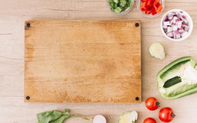 Las tablas de madera poseen propiedades antimicrobianas naturales.