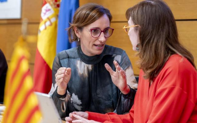 La ministra de Sanidad, Mónica García, durante la reunión del pleno del Consejo Interterritorial del Sistema Nacional de Salud (CISNS), en Madrid.