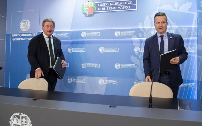 El portavoz del Gobierno Vasco, Bingen Zupiria, con el consejero de Educación, Jokin Bildarratz El portavoz del Gobierno Vasco, Bingen Zupiria, con el consejero de Educación, Jokin Bildarratz