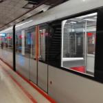 Una de las unidades de Metro Bilbao estacionada