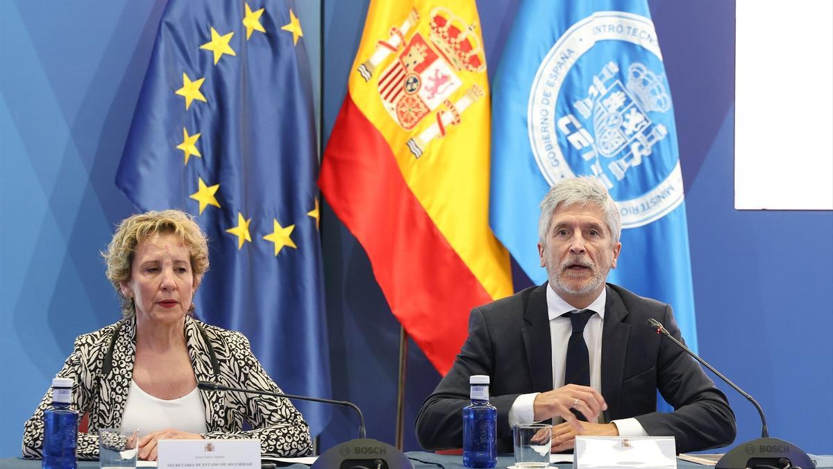 El ministro del Interior, Fernando Grande-Marlaska, y la secretaria de Estado de Seguridad, Aina Calvo, durante una reunión general de coordinación del dispositivo de seguridad organizado con motivo de la visita del Papa León XIV.
