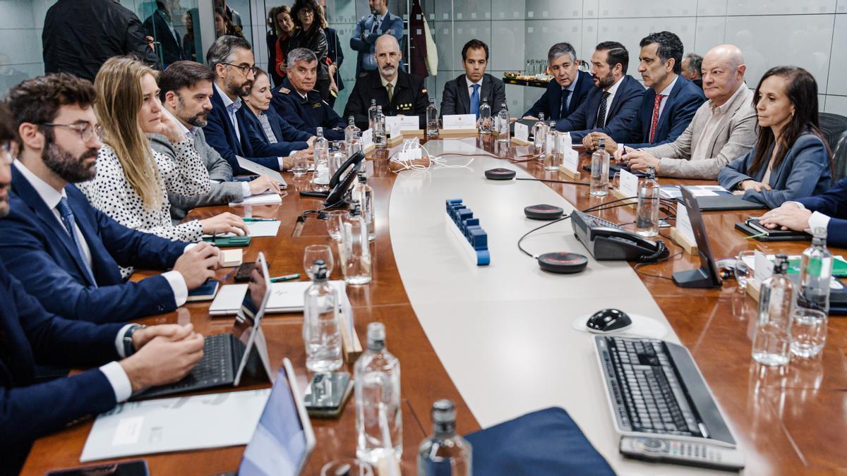 La vicepresidenta tercera y ministra para la Transición Ecológica y el Reto Demográfico, Sara Aagesen y la presidenta de Red Eléctrica de España, Beatriz Corredor, asisten a la reunión del Comité.