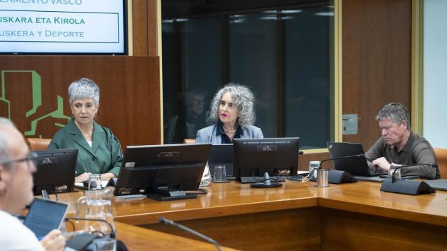 La vicelehendakari primera, Ibone Bengoetxea, durante su comparecencia este martes en el Parlamento Vasco.