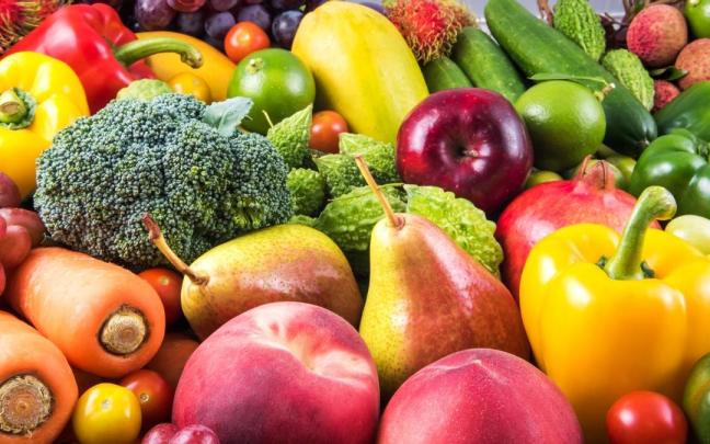 Una vida saludable requiere de un buen equilibrio de frutas y verduras. Una vida saludable requiere de un buen equilibrio de frutas y verduras.