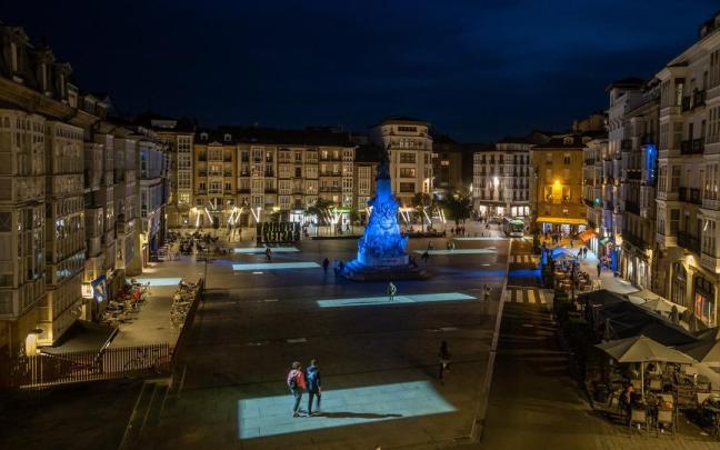 En imágenes: Iluminación nocturna de la Virgen Blanca En imágenes: Iluminación nocturna de la Virgen Blanca