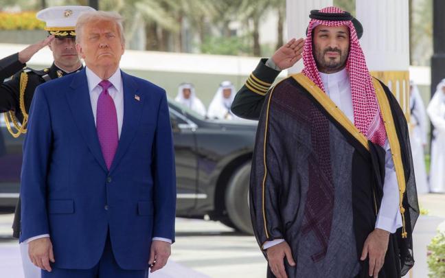 El presidente estadounidense, Donald Trump, es recibido por el príncipe heredero saudí, Mohammed bin Salman en la Corte Real del Palacio Al-Yamamah en Riad / EP El presidente estadounidense, Donald Trump, es recibido por el príncipe heredero saudí, Mohammed bin Salman en la Corte Real del Palacio Al-Yamamah en Riad