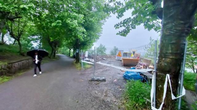El aparcamiento utilizará el actual emplazamiento de los materiales de obra de la urbanización del barrio de Peñucas / E. Zunzunegi El aparcamiento utilizará el actual emplazamiento de los materiales de obra de la urbanización del barrio de Peñucas