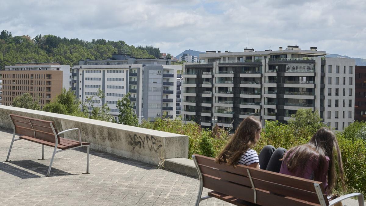 Edificios de viviendas para la entrada en vigor de la nueva normativa de alquileres. Soto de Lezkairu