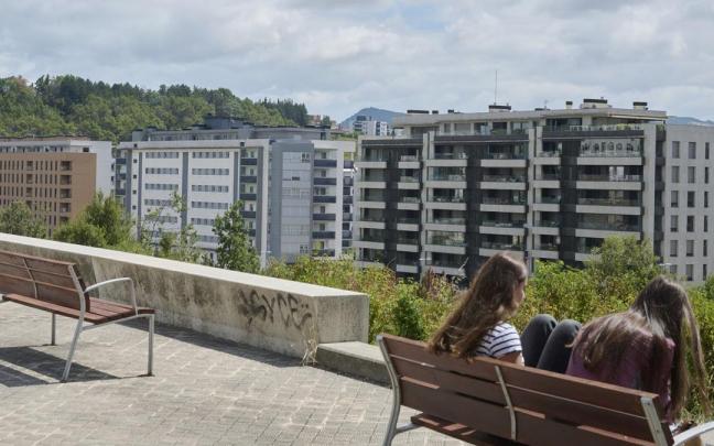 Edificios de viviendas para la entrada en vigor de la nueva normativa de alquileres. Soto de Lezkairu