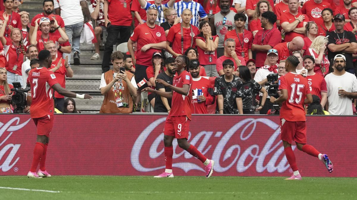 La selección de Suiza celebrando un gol frente a Canadá en el Mundial 2026.