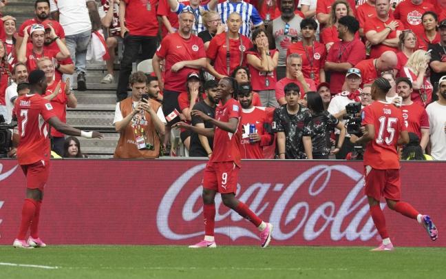 La selección de Suiza celebrando un gol frente a Canadá en el Mundial 2026.