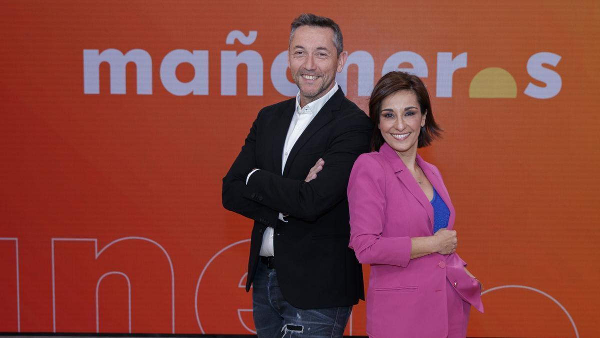 Javier Ruiz y Adela González, la nueva pareja de presentadores de ‘Mañaneros 360’