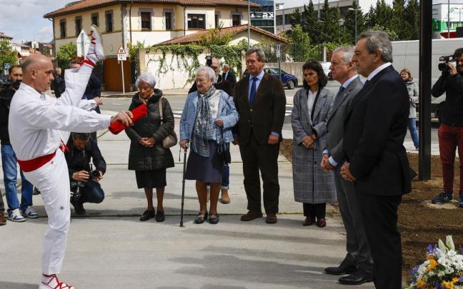 El lehendakari en el acto de proclamación de todo el entorno urbano de Gernika-Lumo.