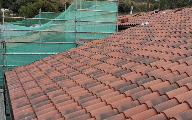 Imagen del tejado reformado del centro escolar de la Herri Eskola de Erguin.