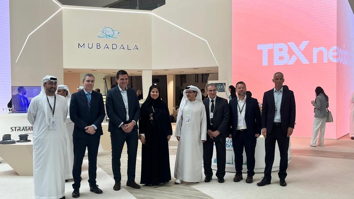 Representantes de Tubacex y Mubadala Investment Company.
