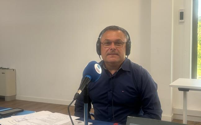 Carlos Gómez Vicandi, el candidato continuista para la Federación Vasca de Fútbol, ha sido entrevistado esta tarde en Onda Vasca Carlos Gómez Vicandi, el candidato continuista para la Federación Vasca de Fútbol, ha sido entrevistado esta tarde en Onda Vasca