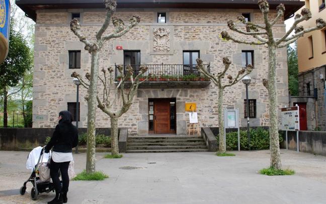 La oficina de turismo de Amurrio esta en la planta baja de La Casona / Araceli Oiarzabal La oficina de turismo de Amurrio esta en la planta baja de La Casona