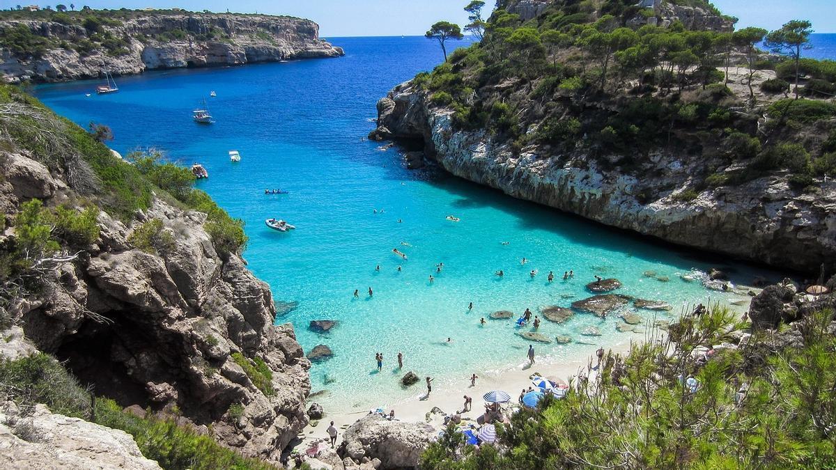 Una de las calas más populares de la isla de Mallorca.