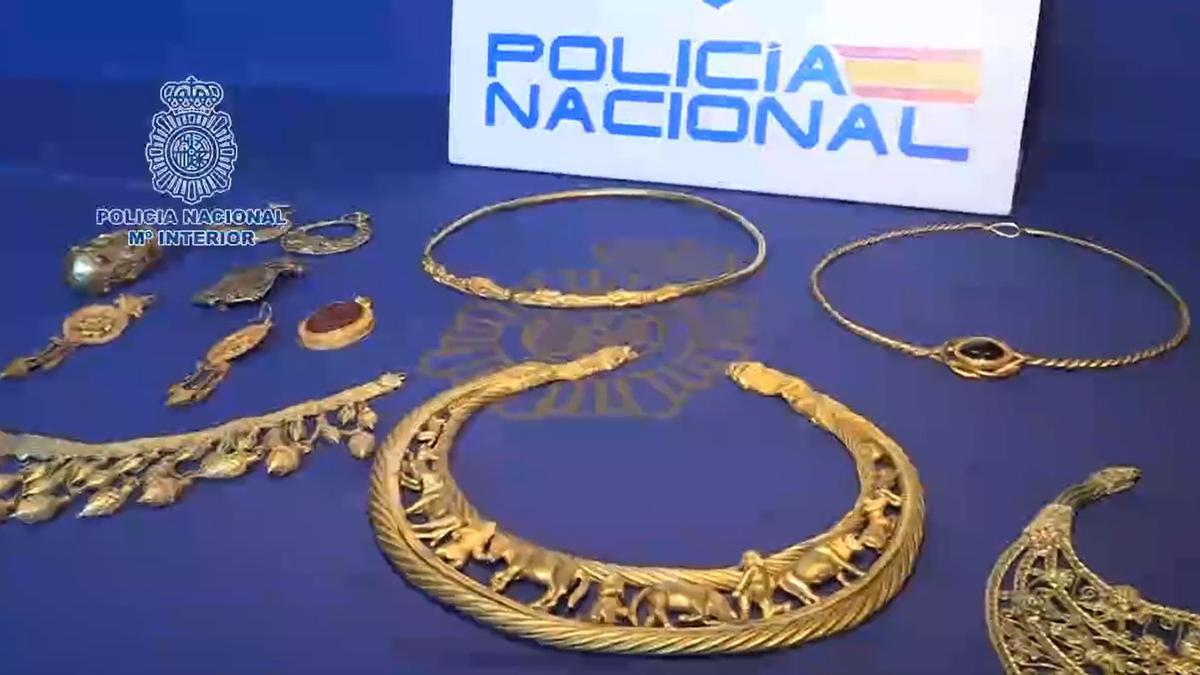 Las piezas de oro recuperadas.