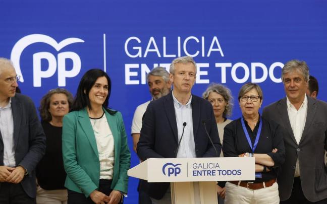 Alfonso Rueda comparece tras los resultados de las elecciones municipales.