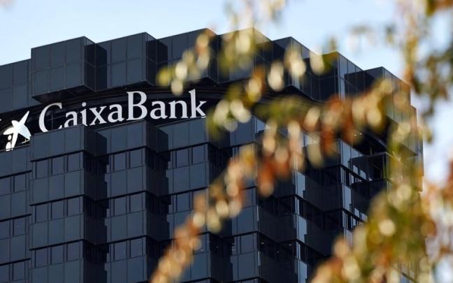 Edificio de CaixaBank en Barcelona.