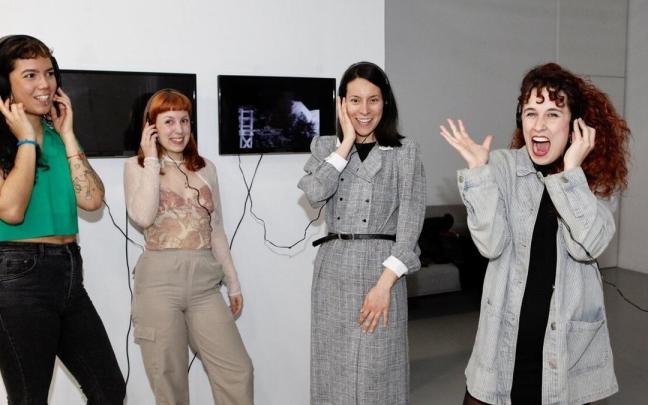 Lorea Escala, Iratxe Mencía, Nefer Olaizola y Sofía Velasco, en la apertura de la muestra.