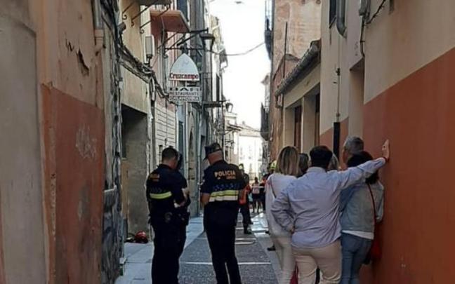 La vivienda está ubicada en la calle Estrella de Calahorra. La vivienda está ubicada en la calle Estrella de Calahorra.