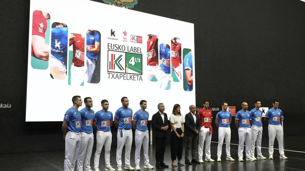 Presentación de los campeonatos del Cuatro y Medio Serie A y Serie B