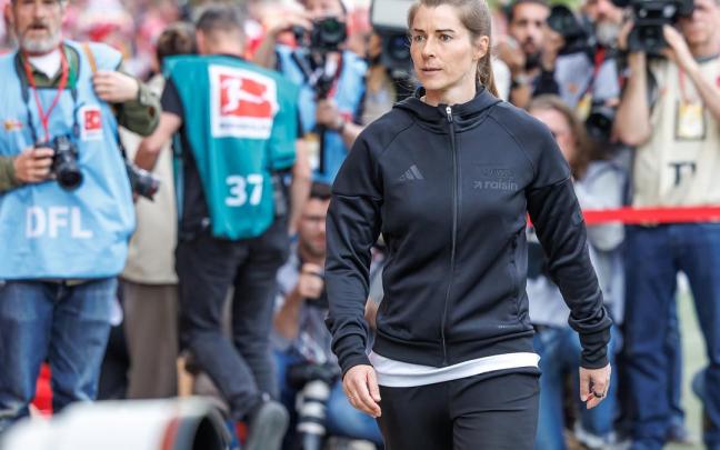 Marie-Louise Eta, en su debut en la Bundesliga.