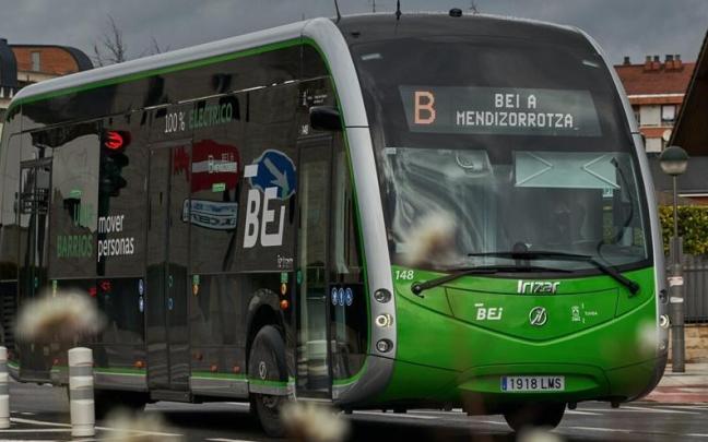 El bus eléctrico inteligente (BEI), circulando por Vitoria. El bus eléctrico inteligente (BEI), circulando por Vitoria.