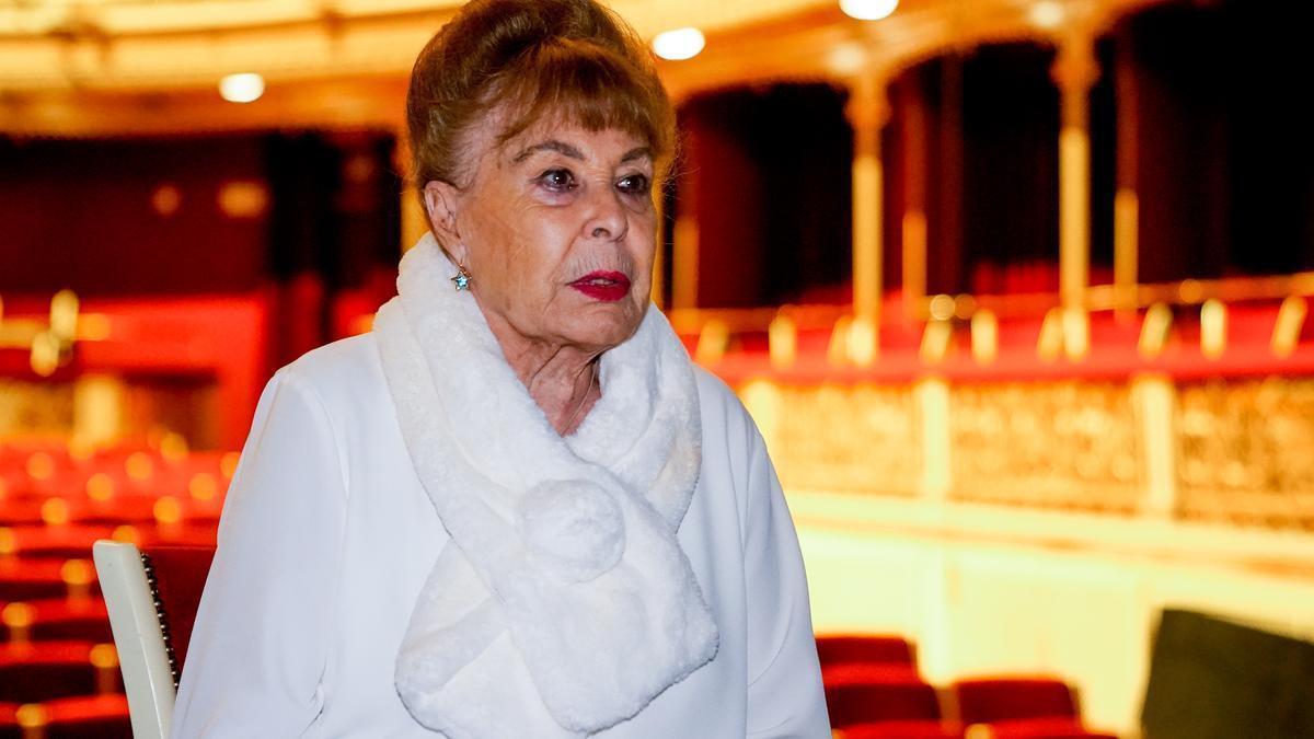 Gemma Cuervo estrena la película "La reina del convento"