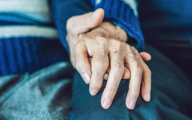 Imagen de una persona con párkinson.