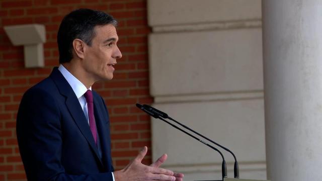 El presidente español, Pedro Sánchez, durante la comparecencia en al que comunicó su decisión de no dimitir.