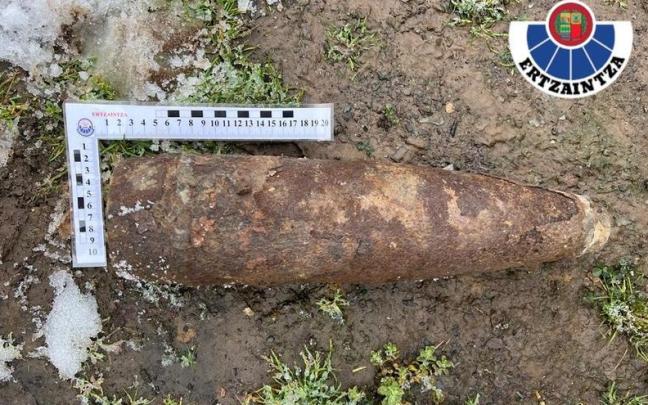 El obús fue hallado cerca del río Kadagua, en Barakaldo El obús fue hallado cerca del río Kadagua, en Barakaldo