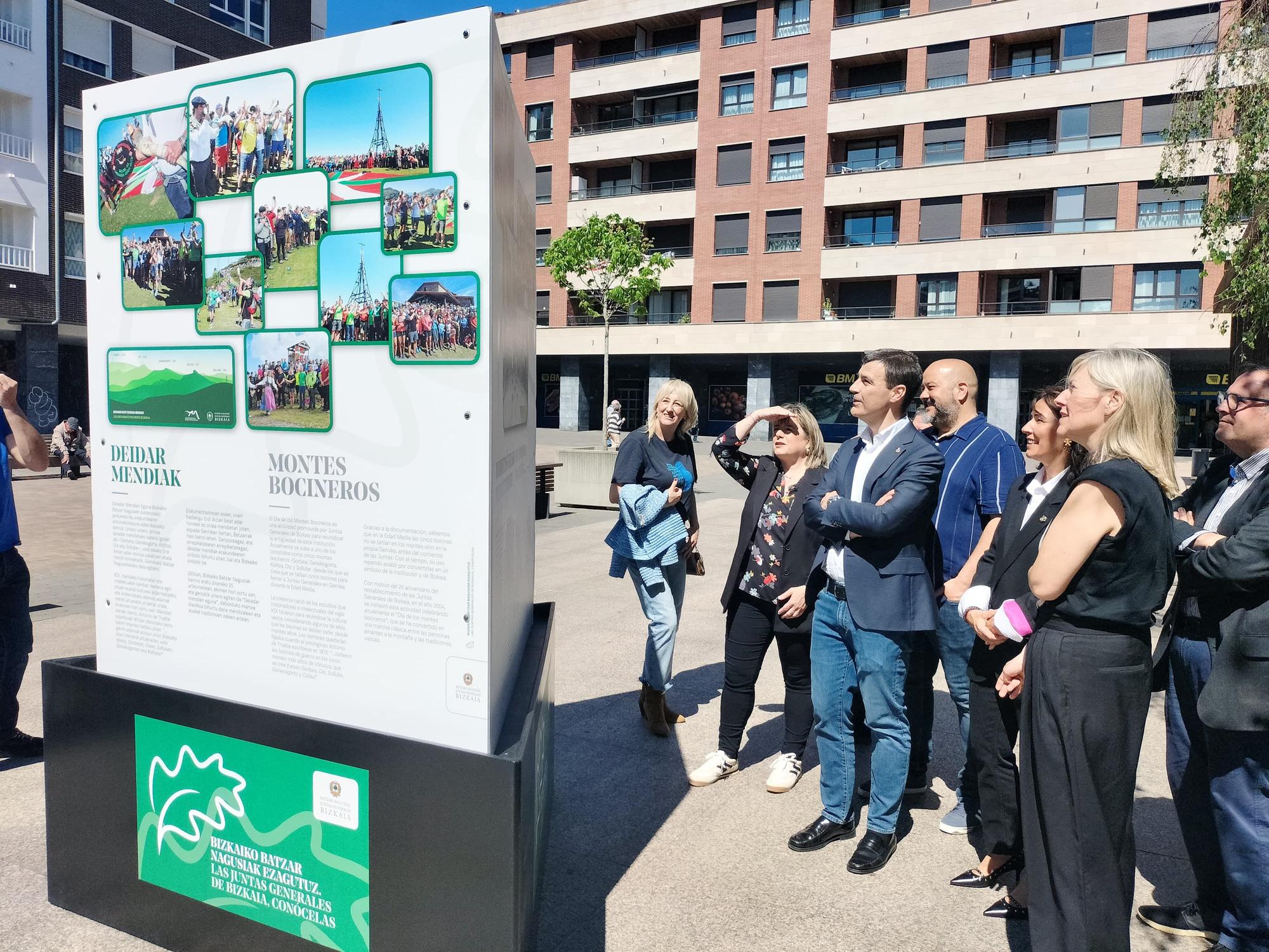 La exposición intenta explicar tanto la función parlamentaria como el rico patrimonio cultural que atesoran las Juntas